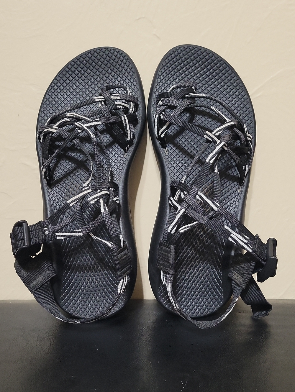 Women's Chaco Z3 Sandles Scatter Black White Gray Size 8